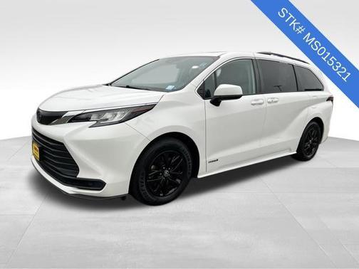 2021 Toyota Sienna LE