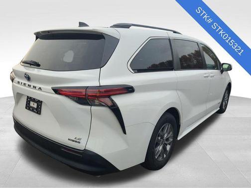 2021 Toyota Sienna LE