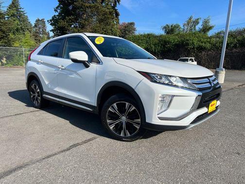 Diamond White Pearl 2018 Mitsubishi Eclipse Cross SE