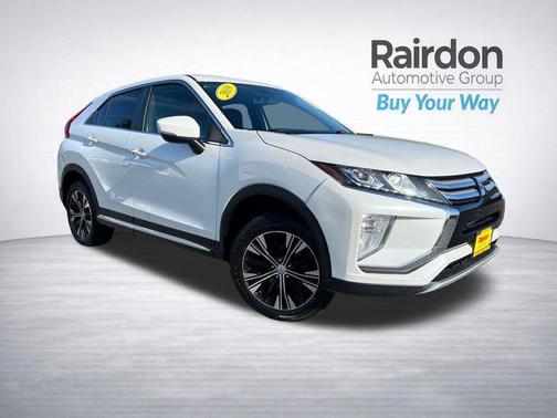 Diamond White Pearl 2018 Mitsubishi Eclipse Cross SE
