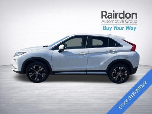 Diamond White Pearl 2018 Mitsubishi Eclipse Cross SE