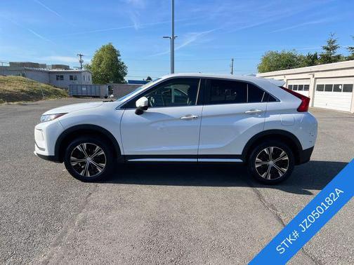 Diamond White Pearl 2018 Mitsubishi Eclipse Cross SE