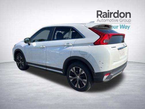 Diamond White Pearl 2018 Mitsubishi Eclipse Cross SE
