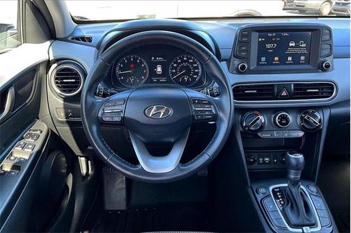 2021 Hyundai KONA SEL Plus