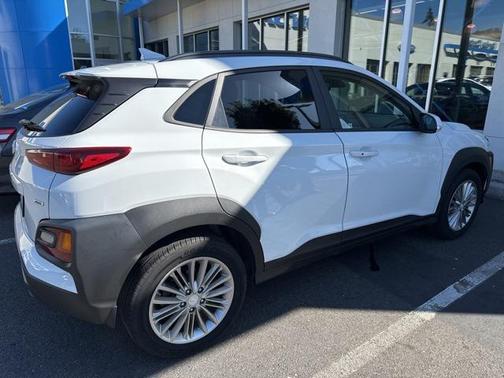 2021 Hyundai KONA SEL Plus
