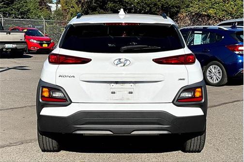 2021 Hyundai KONA SEL Plus