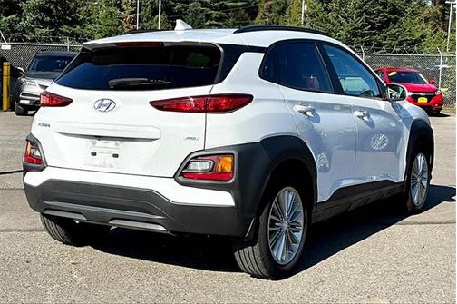 2021 Hyundai KONA SEL Plus
