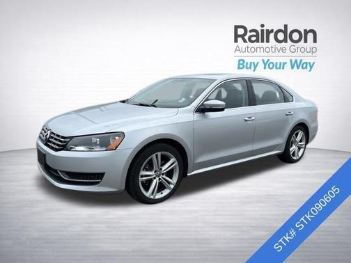 Reflex Silver Metallic 2014 Volkswagen Passat 2.0L TDI DSG SE w/Sunroof
