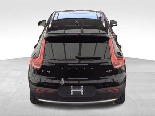 2024 Volvo XC40 B5 Plus Bright Theme