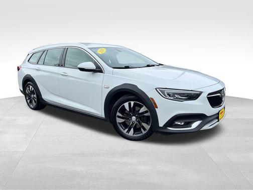 2019 Buick Regal TourX AWD Essence
