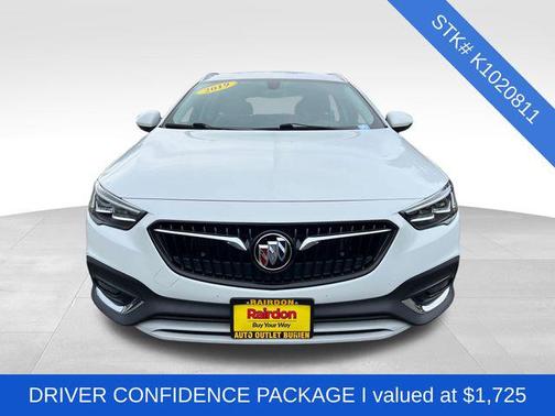 2019 Buick Regal TourX AWD Essence