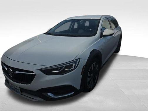 2019 Buick Regal TourX AWD Essence