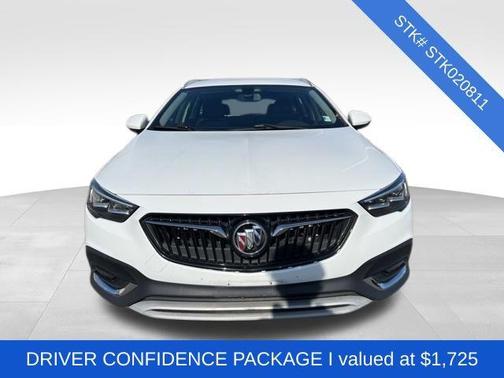 2019 Buick Regal TourX AWD Essence