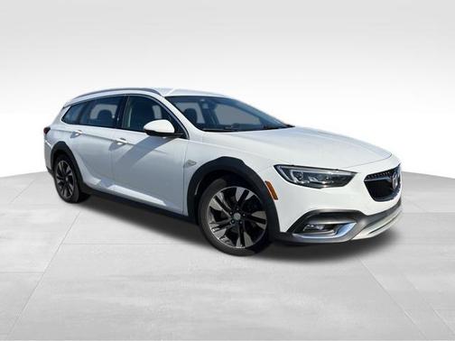 2019 Buick Regal TourX AWD Essence