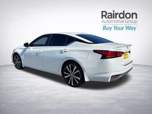 Pearl White Tricoat 2020 Nissan Altima SR FWD