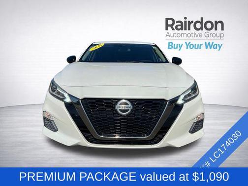 Pearl White Tricoat 2020 Nissan Altima SR FWD