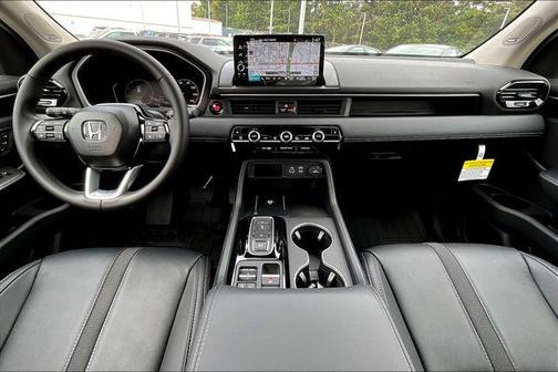 2025 Honda Pilot Touring 8-Passenger