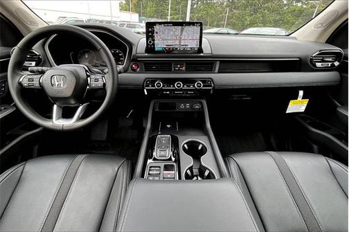 2025 Honda Pilot Touring 8-Passenger