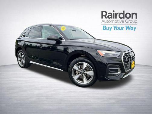 Black Metallic 2023 Audi Q5 40 Premium