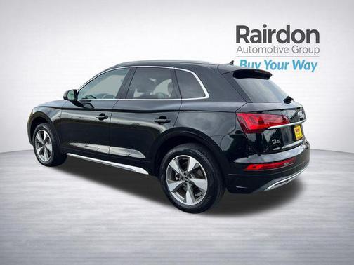 Black Metallic 2023 Audi Q5 40 Premium