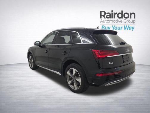 Black Metallic 2023 Audi Q5 40 Premium