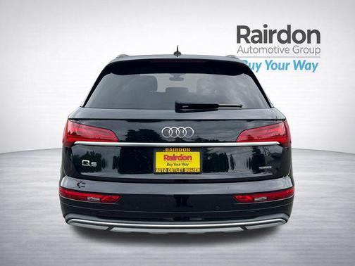 Black Metallic 2023 Audi Q5 40 Premium