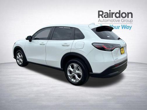 Platinum White Pearl 2024 Honda HR-V LX