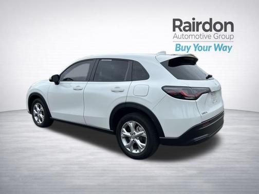 Platinum White Pearl 2024 Honda HR-V LX