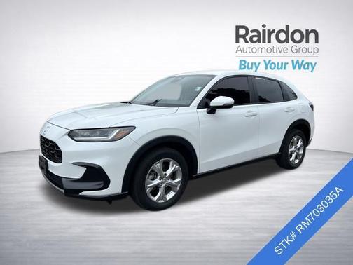 Platinum White Pearl 2024 Honda HR-V LX