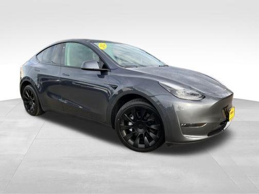 2022 Tesla Model Y Long Range Dual Motor All-Wheel Drive