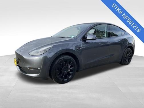 2022 Tesla Model Y Long Range Dual Motor All-Wheel Drive
