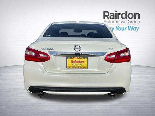 Pearl White 2016 Nissan Altima 2.5 SV