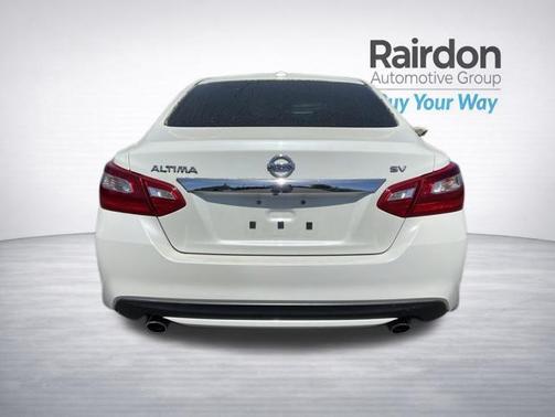 Pearl White 2016 Nissan Altima 2.5 SV
