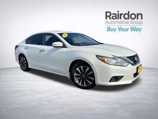 Pearl White 2016 Nissan Altima 2.5 SV