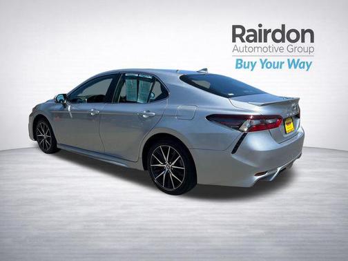 Celestial Silver Metallic 2023 Toyota Camry SE