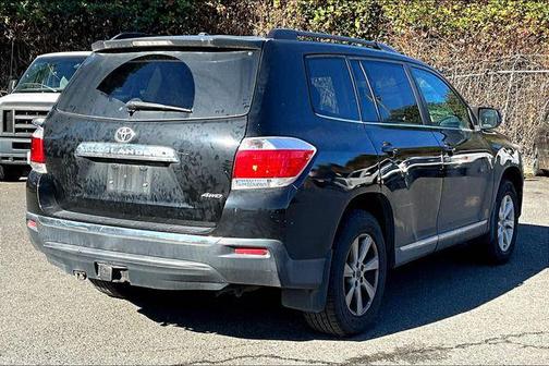 2012 Toyota Highlander SE