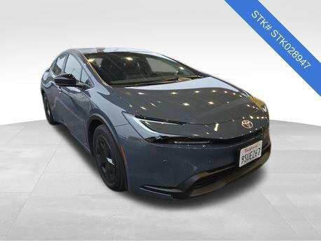 2025 Toyota Prius LE