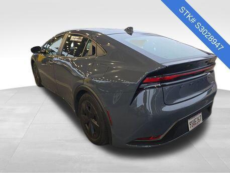 2025 Toyota Prius LE