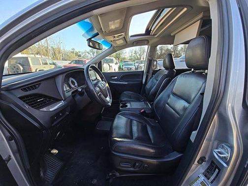2017 Toyota Sienna SE Premium