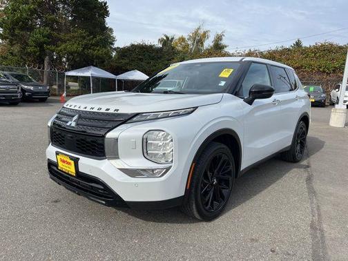 2022 Mitsubishi Outlander SE