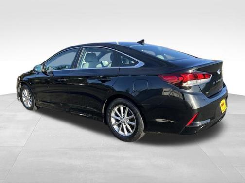 2018 Hyundai SONATA SE