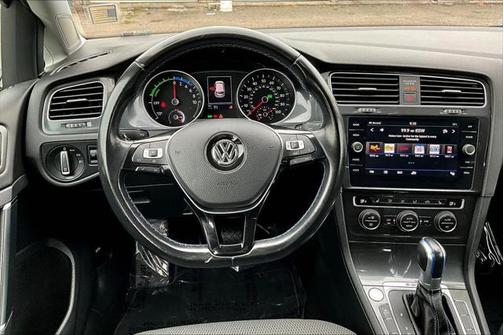 2019 Volkswagen e-Golf SE