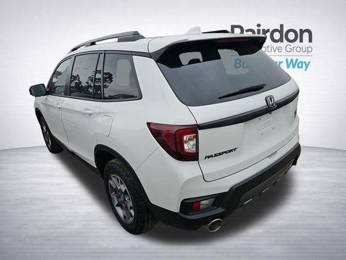 Platinum White Pearl 2023 Honda Passport AWD TrailSport