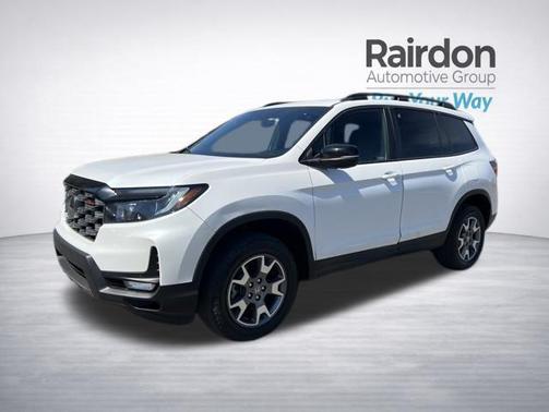 Platinum White Pearl 2023 Honda Passport AWD TrailSport