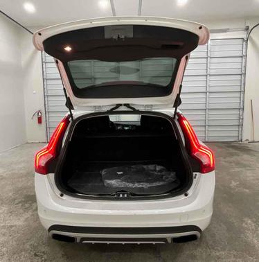 2016 Volvo V60 Cross Country T5