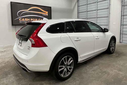 2016 Volvo V60 Cross Country T5