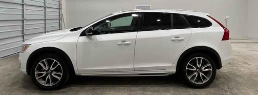 2016 Volvo V60 Cross Country T5