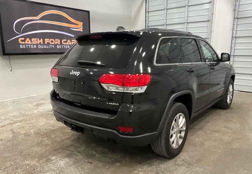 Brilliant Black Crystal Pearlcoat 2015 Jeep Grand Cherokee Laredo