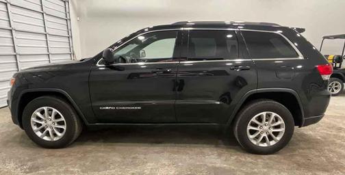 Brilliant Black Crystal Pearlcoat 2015 Jeep Grand Cherokee Laredo