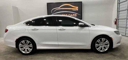 2016 Chrysler 200 C